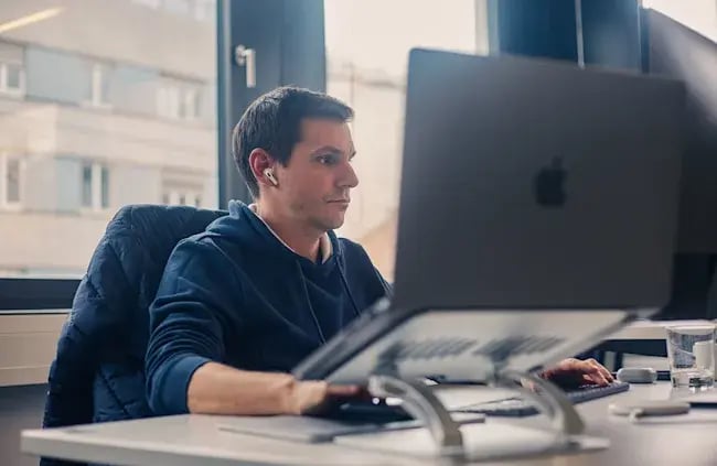 software-architecture-free-template-2000x1300