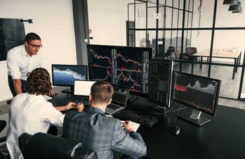 Metadaten-Management in Data-Fabric-Architekturen